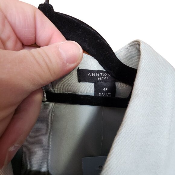 Ann Taylor Petite Light Gray Sleeveless Belted Sheath Dress Size 4P NWT - Picture 3 of 4